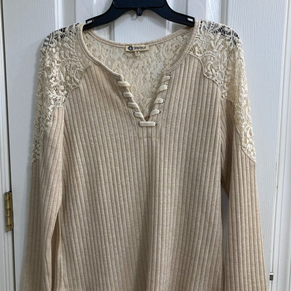 Democracy Women's size medium casual knit sweater